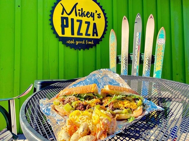 Mikey's Cheesesteak Extreme comes with the beef in-house roasted sirloin, green pepper, green chile, mushrooms, arugula, blue cheese and mayo!⁠ 🥪💓⁠
⁠
Order online from the #linkinbio ⁠
⁠
#📸: @travelingfooddude⁠ ⬅️⁠
⁠.⁠
.⁠
.⁠
#cheesesteak #fooddude